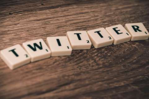 Con tutela, ciudadano pide al expresidente Uribe que lo desbloquee de Twitter