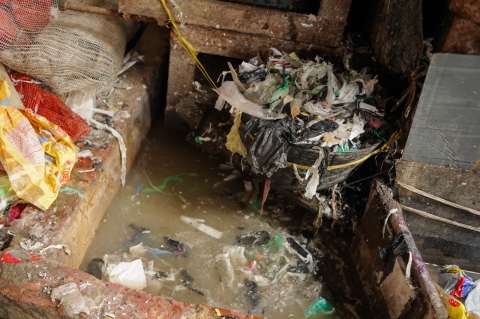 Suspenden procesadora de plásticos en Soacha por contaminar quebradas