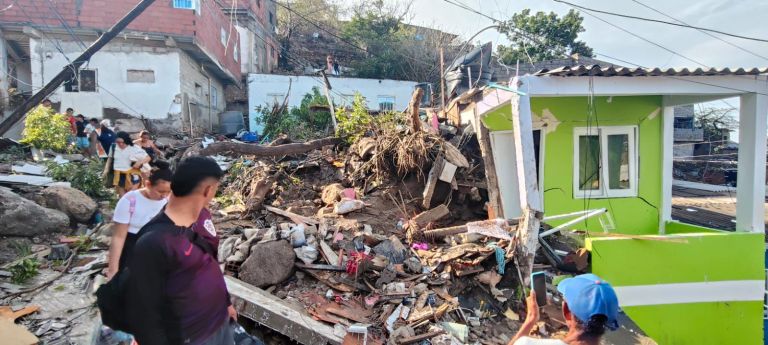 “Lo perdimos todo, menos la vida”: damnificada por lluvias en Santa Marta