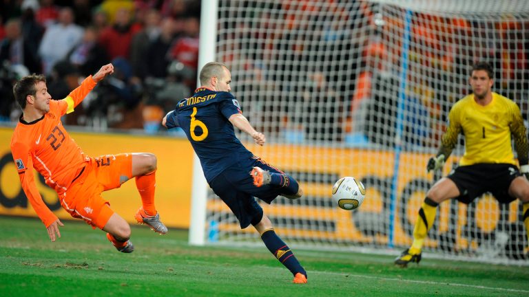 Iniesta, ‘el cerebro del fútbol’, uno de los mejores jugadores de la historia