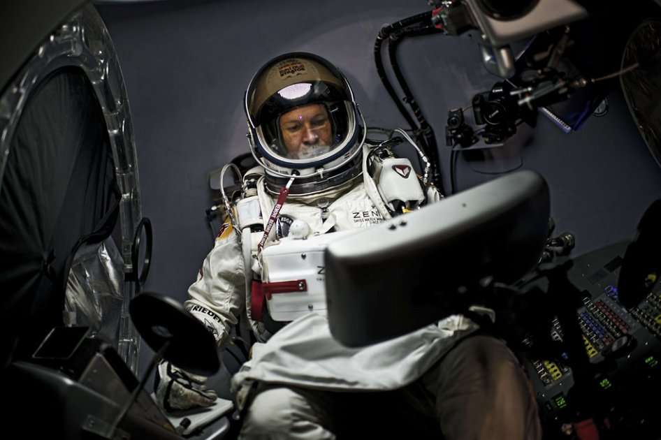 Félix Baumgartner durante su preparación/ AFP