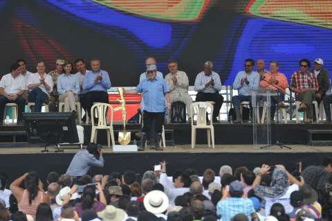 Hace un año las Farc entregaron 7.132 armas individuales: Juan Manuel Santos