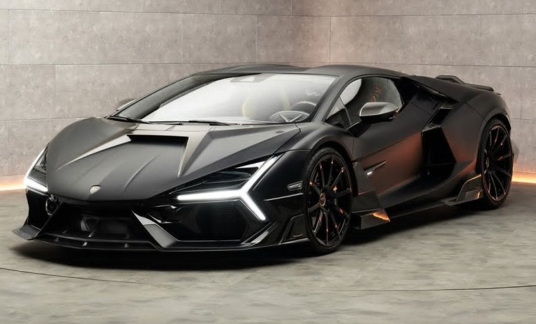 Mansory presenta su exclusiva versión híbrida del Lamborghini Revuelto