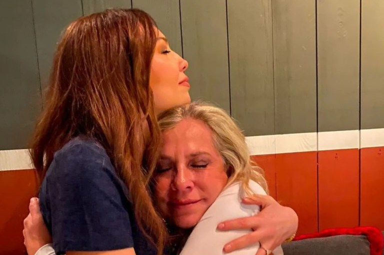 Thalía reapareció con dolorosas palabras sobre muerte de su hermana Ernestina Sodi