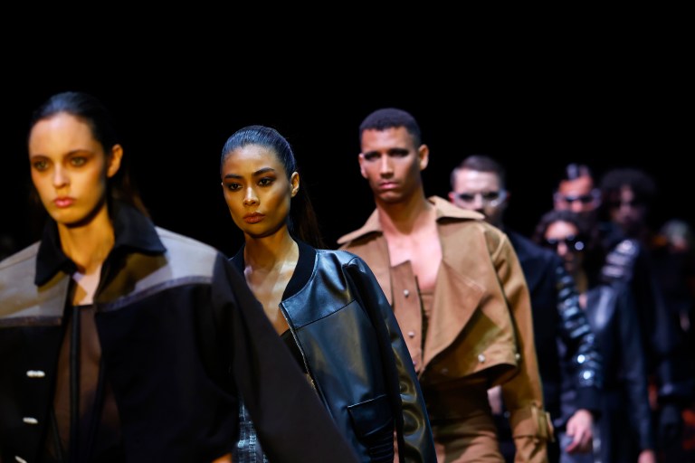 La moda sin género y la sostenibilidad protagonizan pasarela en Guadalajara