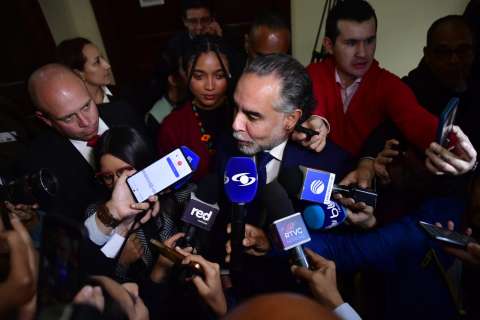 Benedetti llegó al Congreso como mininterior designado y habló de votos y reformas