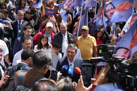 Lizcano se inscribe, partidos invitan a no votar consultas y se acercan cierres de campaña