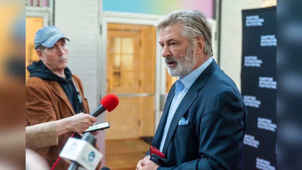 Alec Baldwin se tomaría un tiempo