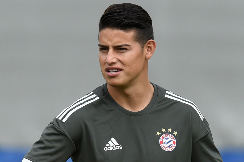El colombiano James Rodríguez, este lunes, durante un entrenamiento con el Bayern Múnich, previo al duelo de Liga de Campeones contra Anderlecht. / AFP