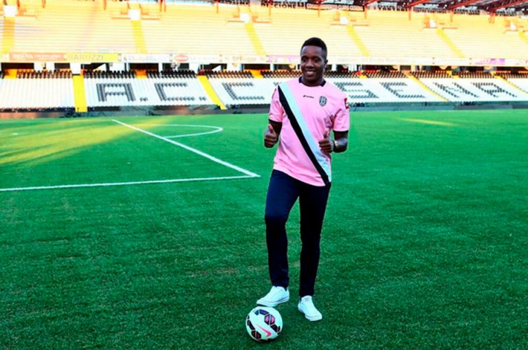 Carlos Carbonero debutó en la derrota de Cesena ante Juventus
