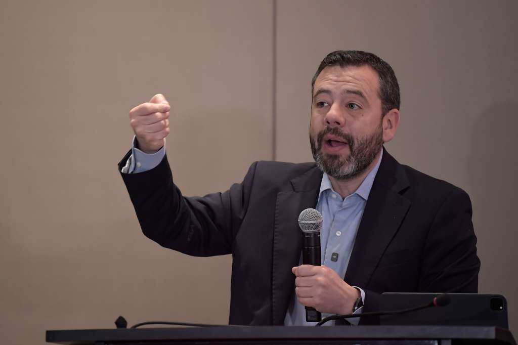 Alcalde de Bogotá, durante la presentación de los resultados de la vigésimo séptima versión de la Encuesta de Percepción y Victimización 2025 (EPV), realizada por la Cámara de Comercio de Bogotá (CCB)
