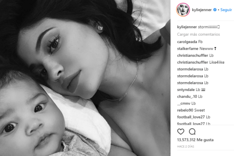 Kylie Jenner comparte una fotografía con su hija Stormi en Instagram