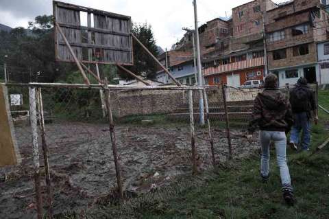 En vilo reubicación de familias cerca al río Fucha