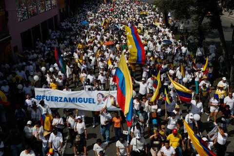 Presidente Petro, su pueblo se le marchó