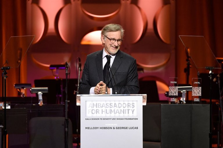 Steven Spielberg celebra sus 70 años trabajando en la quinta entrega de «Indiana Jones»