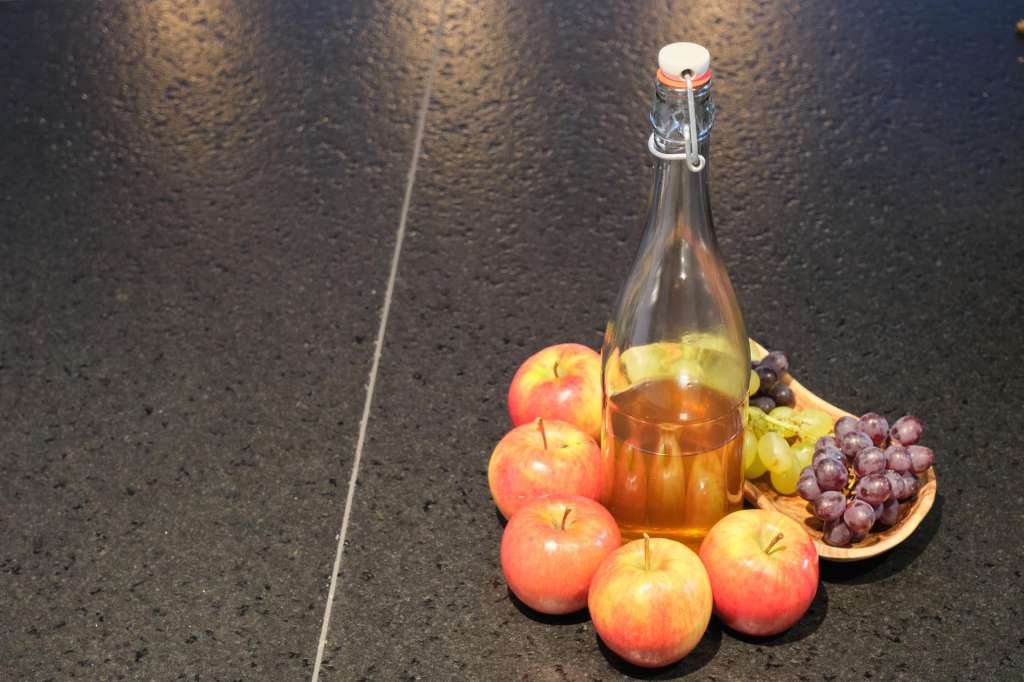 Utiliza este vinagre para tomar puro o mezclado con agua. Esta mezcla te ayuda a recuperar el ácido del estómago.