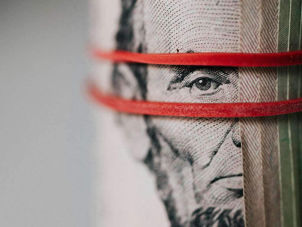 La experta consultada recuerda que se debe "ser consciente del riesgo y de que se pueden perder los ahorros invertidos".