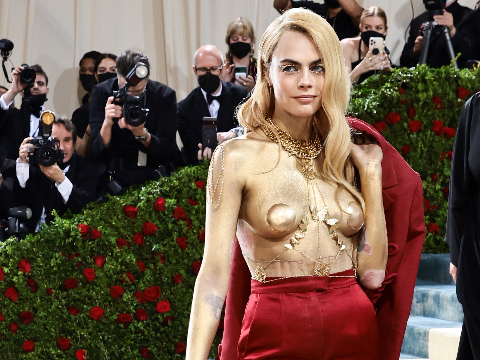 Cara Delevingne en la Met Gala 2022.