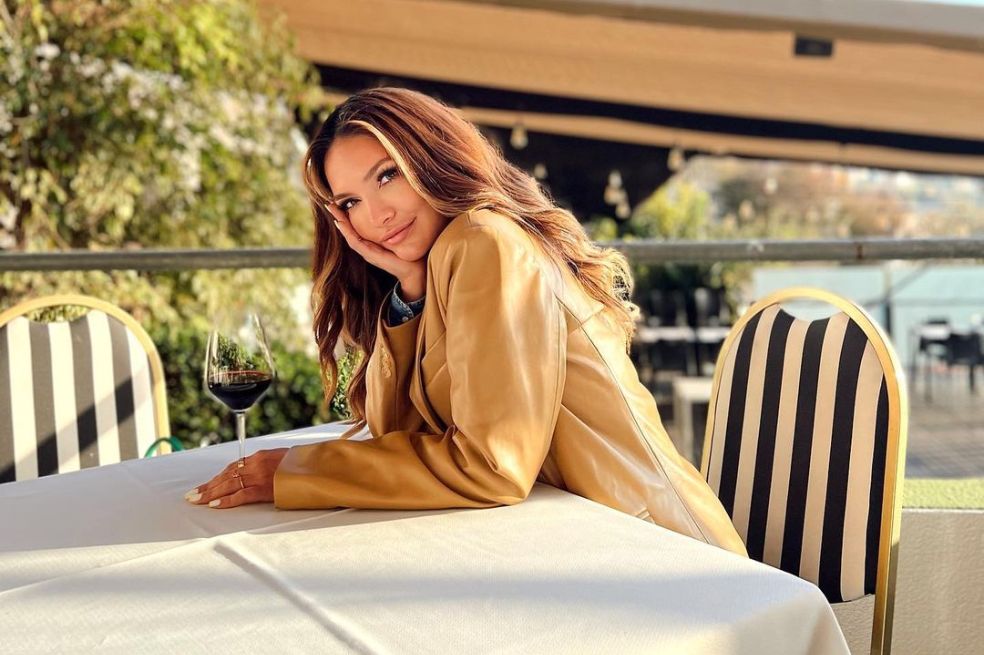 La actriz Kimberly Reyes compartió con sus seguidores un consejo sobre las amistades y lo mucho que sufrió cuando la defraudaron.