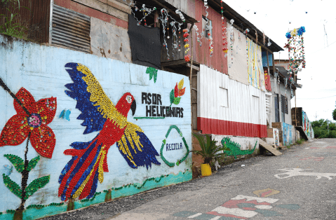 La lucha de mujeres para salir del estigma en un barrio fundado por las extintas FARC