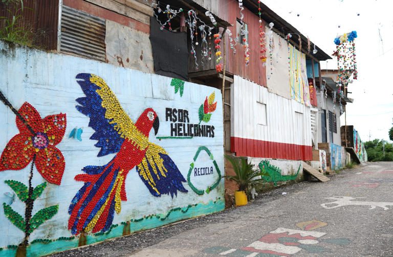 La lucha de mujeres para salir del estigma en un barrio fundado por las extintas FARC