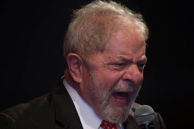Nueve años y seis meses de cárcel para Lula