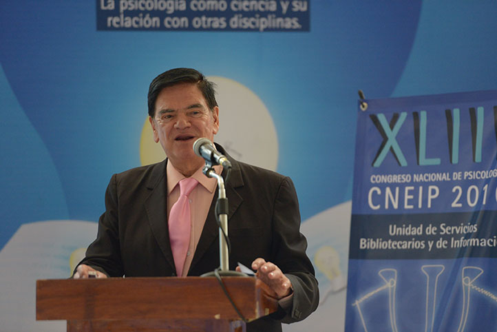 Rubén Ardila fue uno de los primeros doctores en Psicología Experimental en Colombia, título que obtuvo en la University of Nebraska – Lincoln, de Estados Unidos.