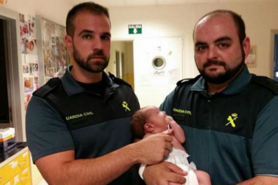 La Guardia Civil rescató al bebé / Foto: @guardiacivil
