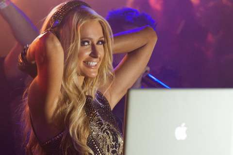 Paris Hilton vuelve a probar suerte como DJ