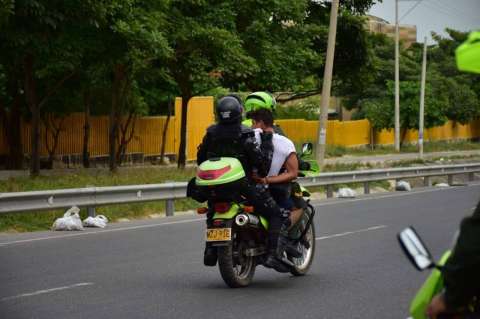 Esmad retiene a fotógrafas durante manifestaciones en Barranquilla