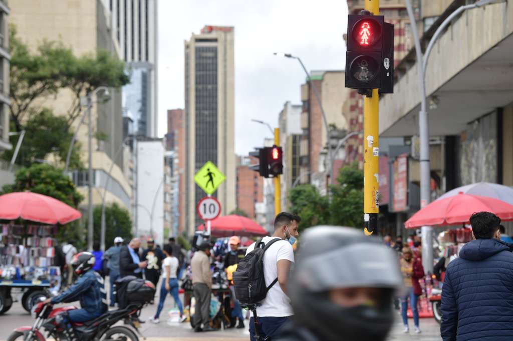 Reactivación económica en el centro de Bogotá durante la tercera ola de la pandemia.