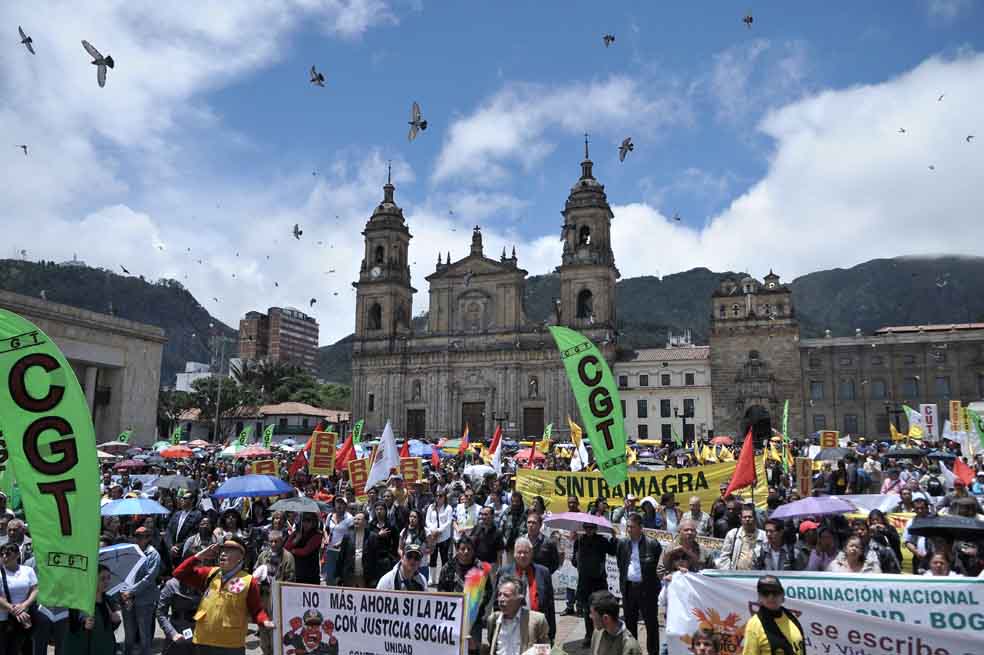 Manifestación en la Plaza de Bolívar, en el segundo día de paro nacional. / Gustavo Torrijos - El Espectador