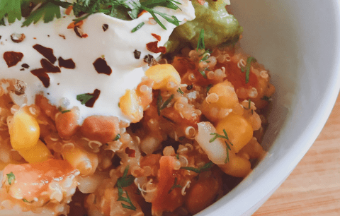 Quinua mexicana en 20 minutos: receta fácil con pico de gallo, maíz y fríjoles