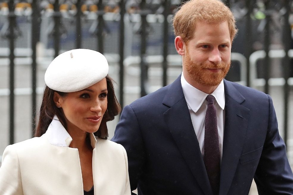 En esta foto de archivo, el príncipe Harry (derecha) de Reino Unido y Meghan Markle asisten a un servicio del Día de la Commonwealth.