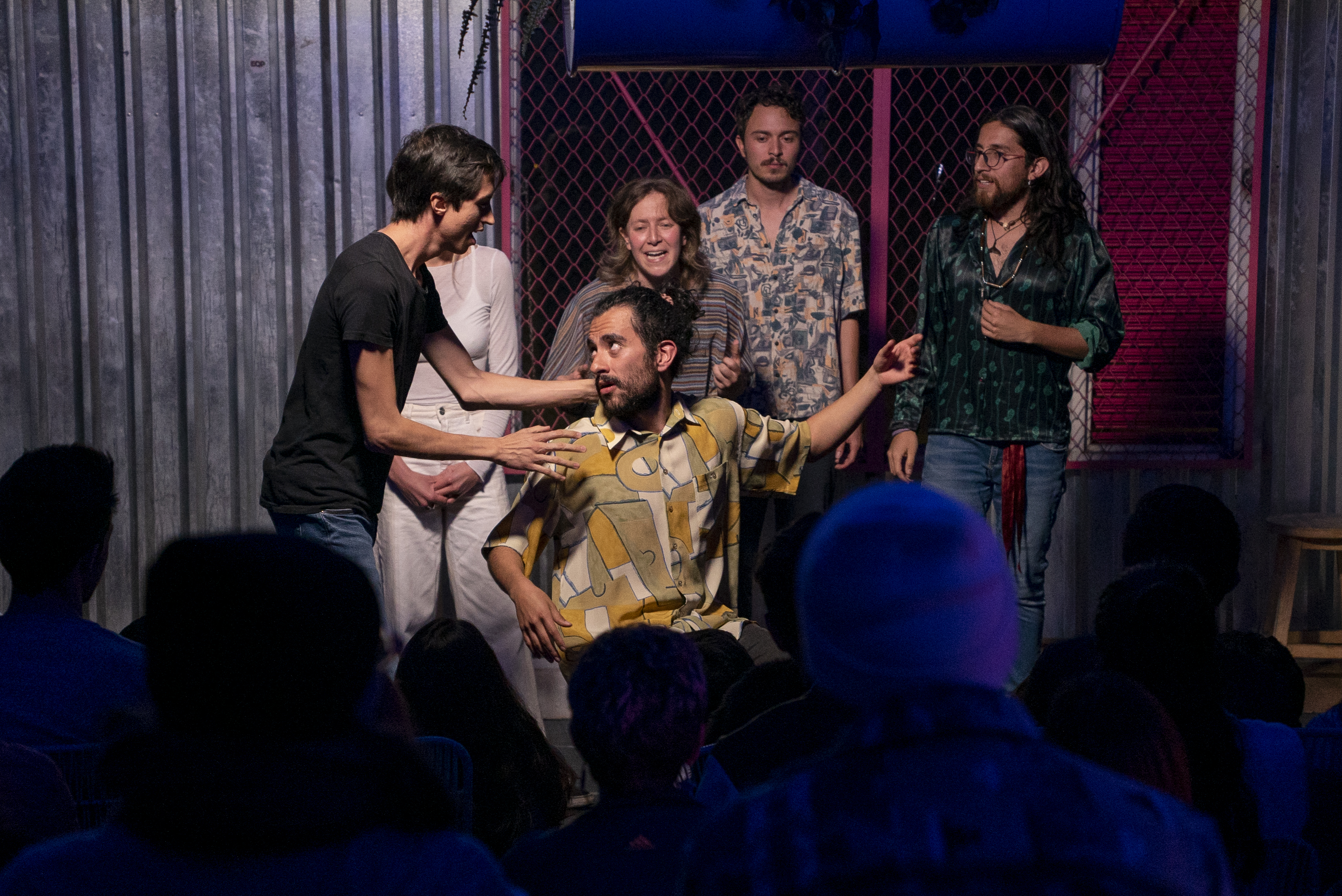 Los espectadores teatrales en el siglo XXI buscan experiencias en las que dejen de ser puramente observadores y pasen a convertirse en co creadores de lo que sucede sobre el escenario.