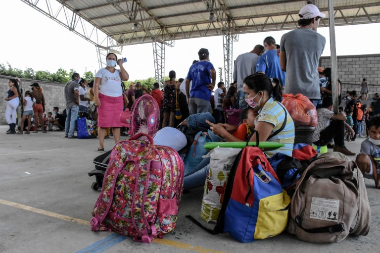 Vacunación para migrantes no regularizados: así sería el plan del Gobierno