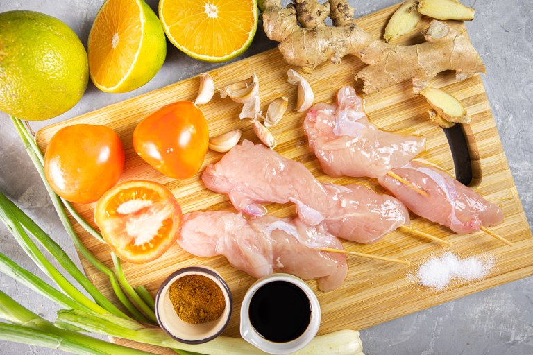 Receta de pollo: ¿cómo hacer pechuga rellena con queso y champiñones?