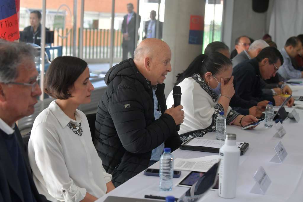 Sexto ciclo de diálogos entre el Gobierno Nacional y las disidencias del EMB, comandadas por Calarcá Córdoba, en Bogotá