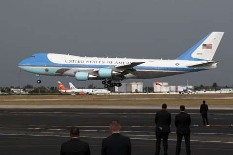 Obama llega a La Habana para iniciar un viaje histórico
