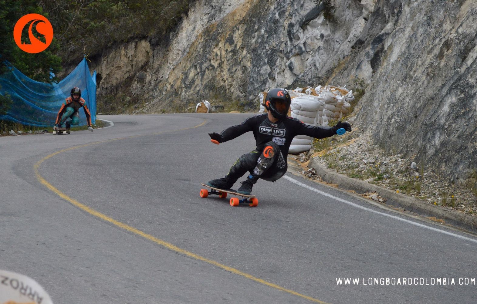 El campeón colombiano de longboard que ahora fabrica tablas con guadua