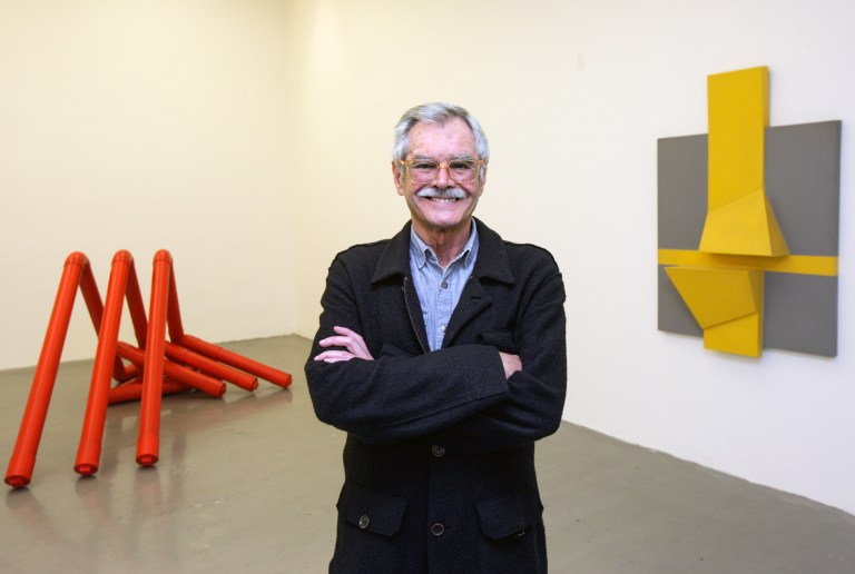 In memoriam, Geometría sensible, John Castles, (Meninas frente al espejo)