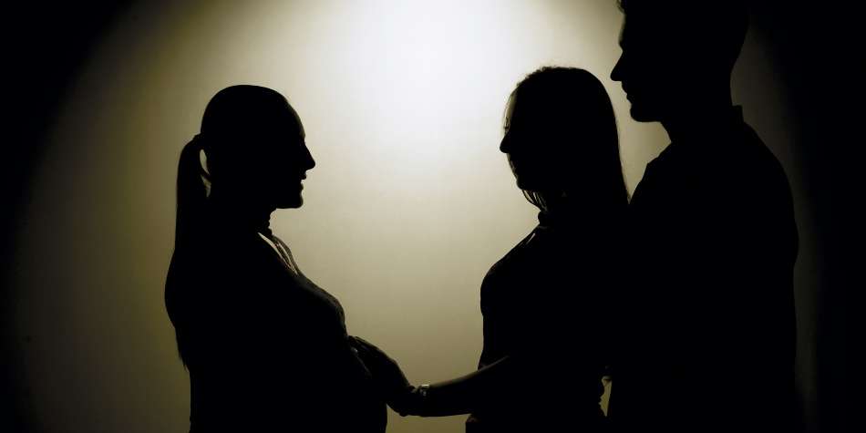 Vientre de alquiler: ¿mujeres que regalan a sus hijos?