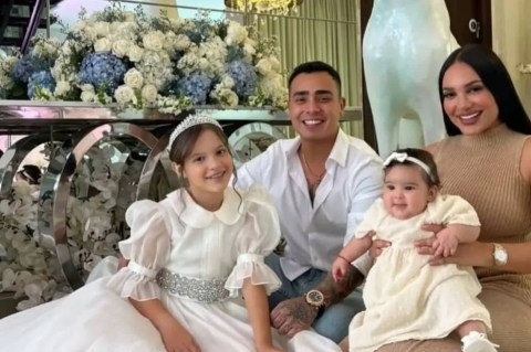 Andrea Valdiri invitará a sus seguidores a celebrar el primer año de Adhara