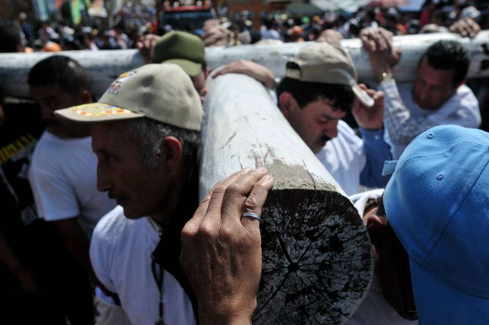 Peregrinación hacia el Palo del Ahorcado o de la Vida, en Ciudad Bolívar.  / Óscar Pérez