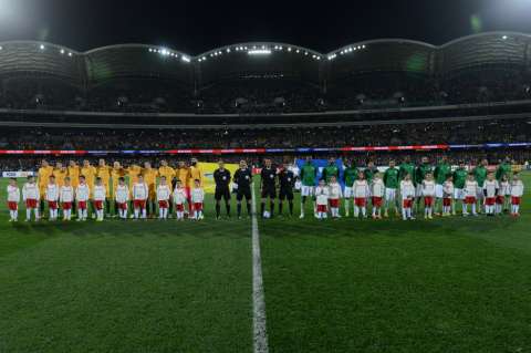 Australia acusa de irrespetuosos a futbolistas de Arabia Saudita por ignorar minuto de silencio