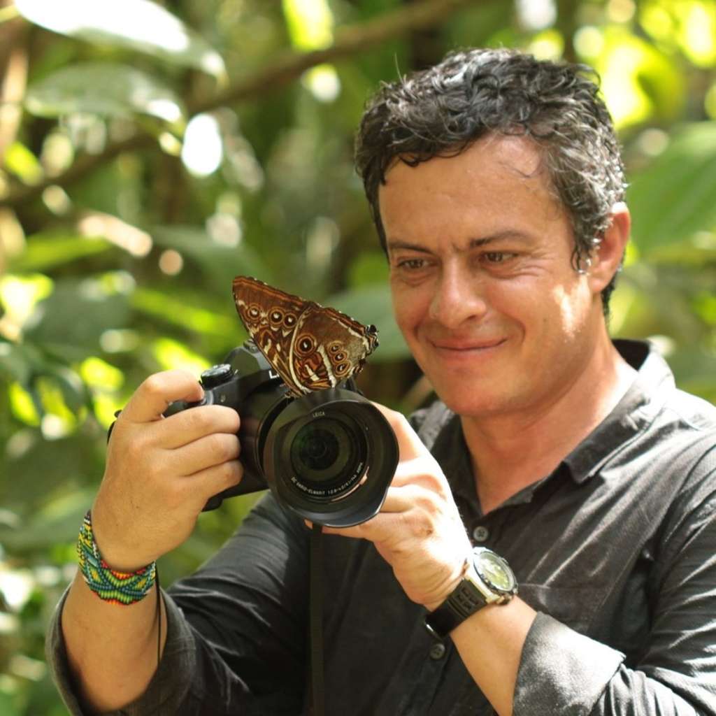 Fredy Montero Abril es el fotógrafo que ha logrado capturar la mayor cantidad de imágenes de mariposas vivas en Colombia.