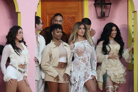 “Outfits” inspirados en Karol G para Coachella 2026