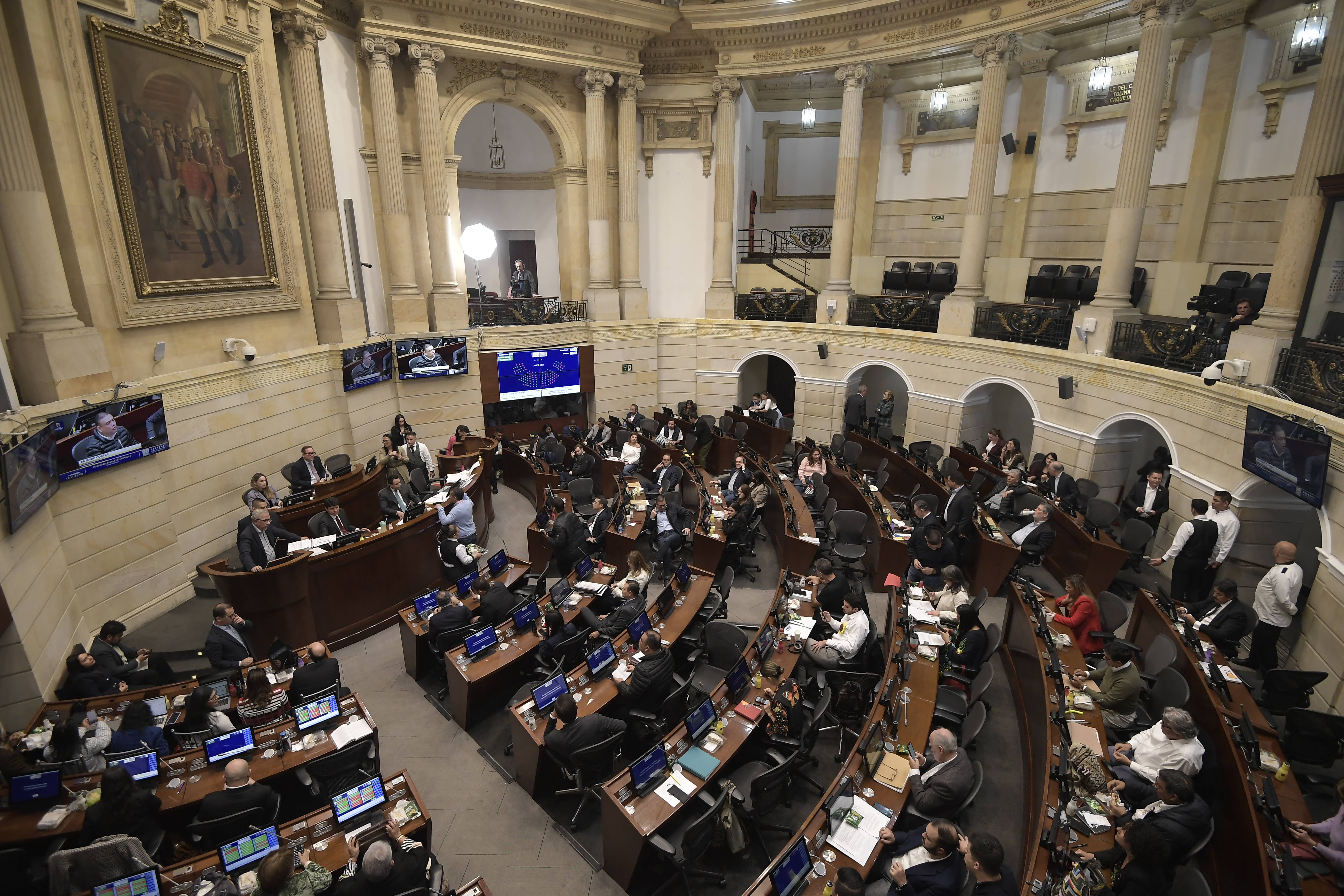 Debate en la plenaria del Senado para la aprobación del presupuesto del 2026, por COP 546,9 billones.