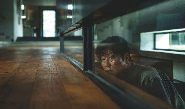 Imagen de una de las escenas de la película "Parásitos", nominada este año a varios premios Óscar. / Cortesía