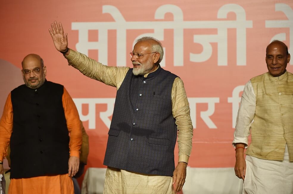 Primer ministro de India, Narendra Modi, celebra su victoria. / AFP